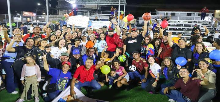 Con proyecto comunitario jóvenes maturineses rehabilitan cancha La Gran Cocuiza