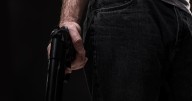 Violento atraco en cafetería de Bucaramanga: roban cadena de oro y un celular