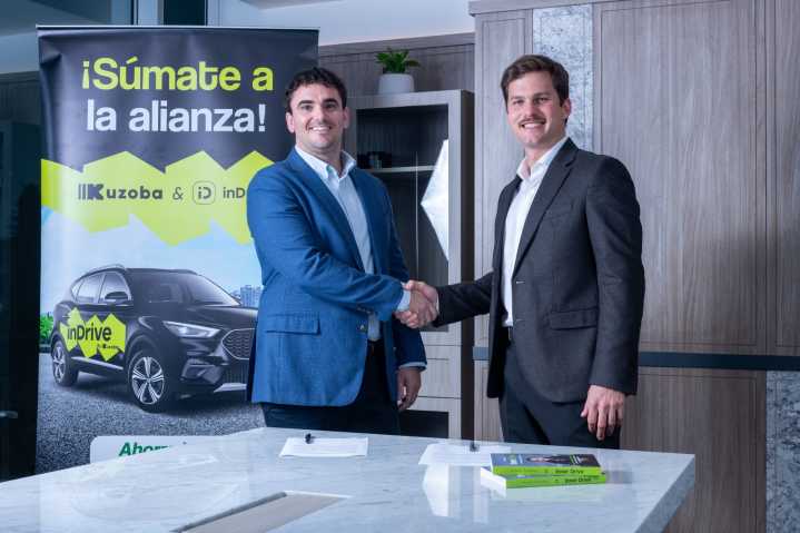 Kuzoba firma alianza estratégica con inDrive para impulsar el modelo de alquiler
