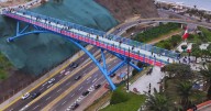 Bloque de vidrio del puente Miraflores-Barranco se mueve y vecinos temen una tragedia