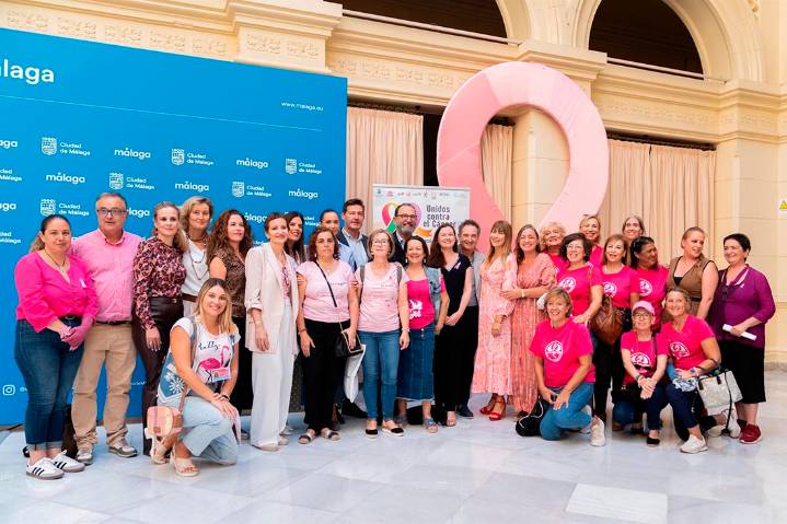 Málaga se suma a la conmemoración del Día Internacional de la lucha contra el Cáncer de Mama