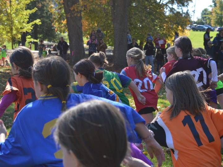 Over 1,000 students run at Iona Academy' cross