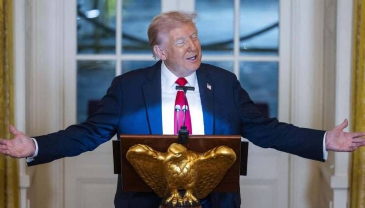Trump anuncia que se reunirá con Putin en Budapest para negociar fin de guerra en Ucrania