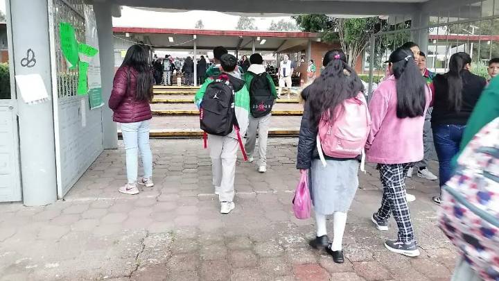 Logran sindicatos suspensiones y puentes adicionales para el ciclo escolar 2025