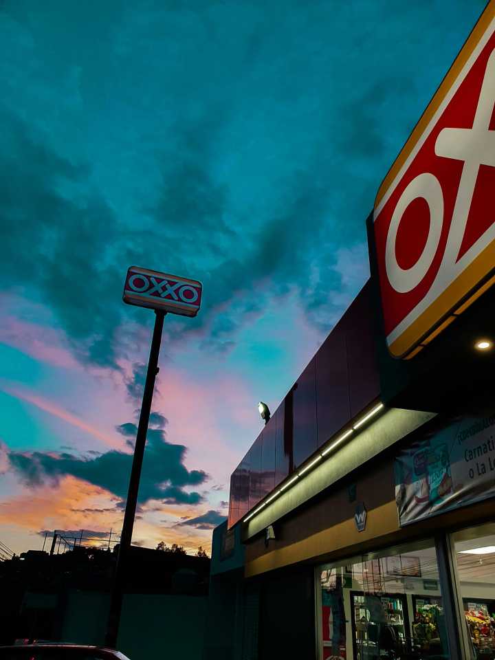 ¿Qué beneficios ofrece el programa MIPYMES de OXXO a proveedores locales?
