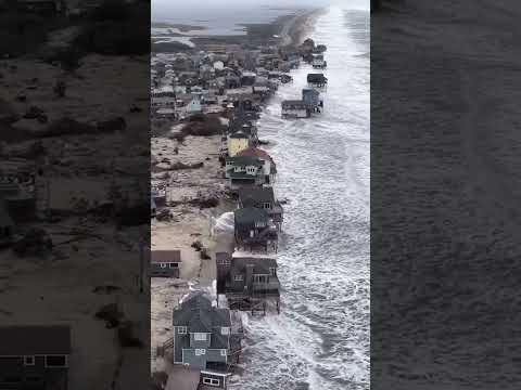 Waves Flood Oceanfront Homes in North Carolina #shorts