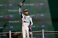 Lando Norris domina y desplaza a Piastri en México