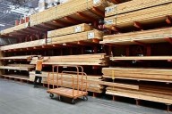 Fija Trump arancel del 10% a la madera y del 25% a muebles