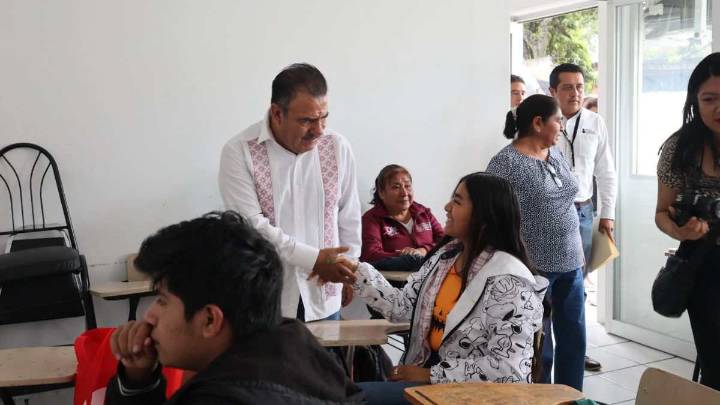 Reconocen en Puebla esfuerzo del INEA por erradicar rezago educativo