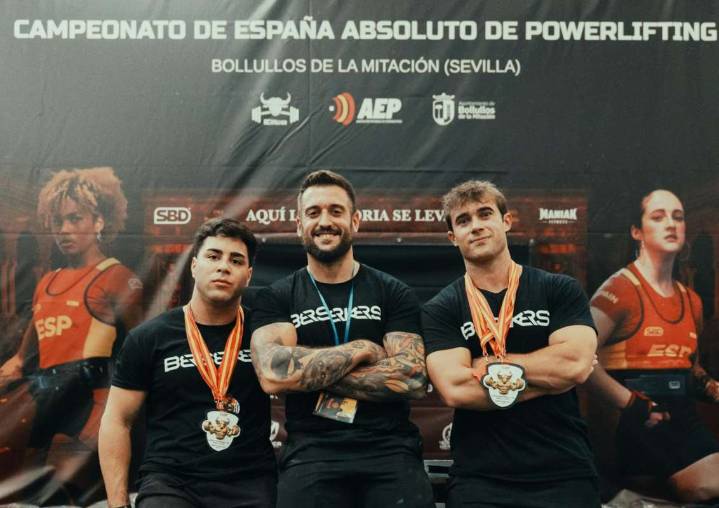 El club Berserkers, subcampeón de España de powerlifting tras lograr tres títulos individuales