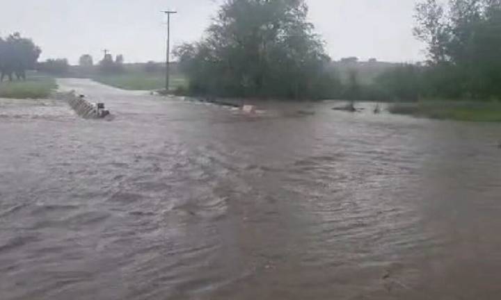 Varias rutas de la región complicadas por las intensas lluvias