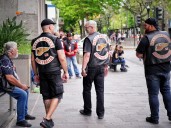 Batalla campal en La Plata: los "Hell Angels" se agarraron a trompadas con trapitos