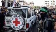 Hamas transfiere cuatro cuerpos de rehenes a la Cruz Roja