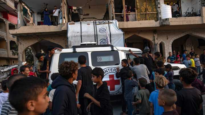 El grupo islamista Hamás entrega a Israel el cuerpo de otro rehén