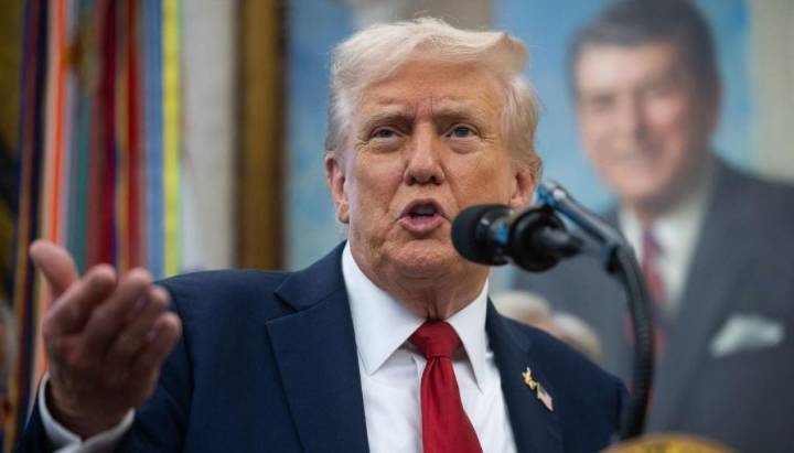 Trump exige a Israel que deje de bombardear Gaza para negociar la salida de los rehenes