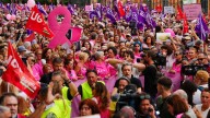 Miles de personas protestan en Sevilla contra los fallos en los cribados de cáncer de mama
