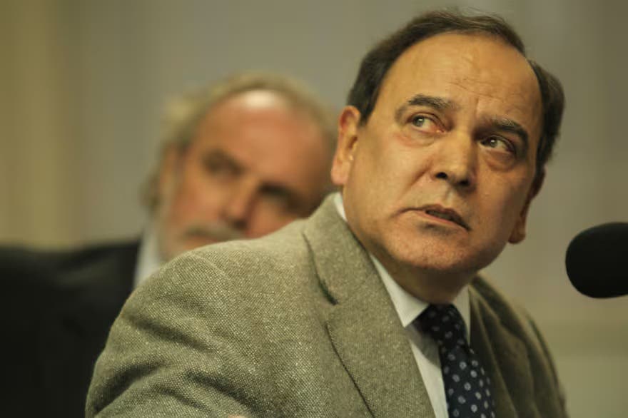 Condenan a 4 exfuncionarios de la empresa de energía Enarsa: uno había contratado a su esposa para controlar refinerías