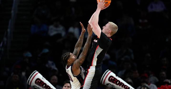 Georgia hoping momentum from back-to-back 20-win seasons helps following a dramatic roster overhaul