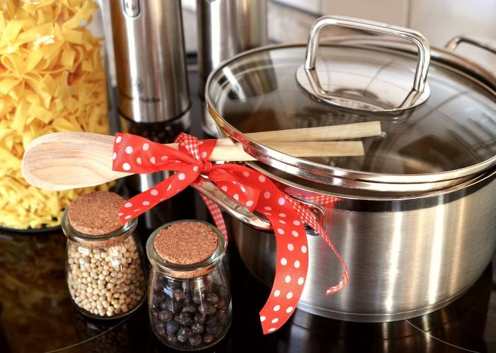 Effective Consumer Kitchen Practices to Mitigate Salmonella Risk at Home