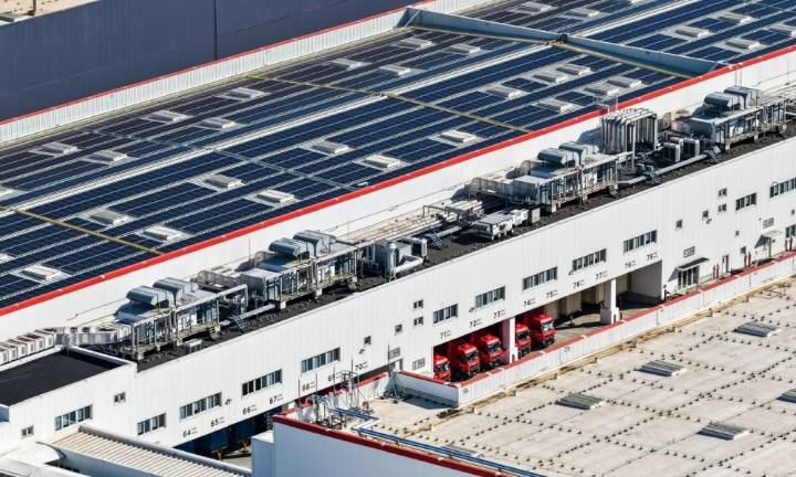 Tesla’s Shanghai sites now producing massive solar output, confirms exec