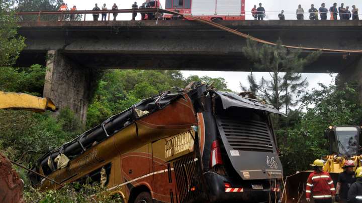 Tragedia en Misiones: investigan un audio del conductor del auto que chocó con el micro