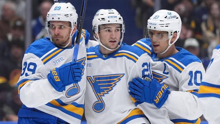 Snuggerud scores twice as Blues beat Canucks 5