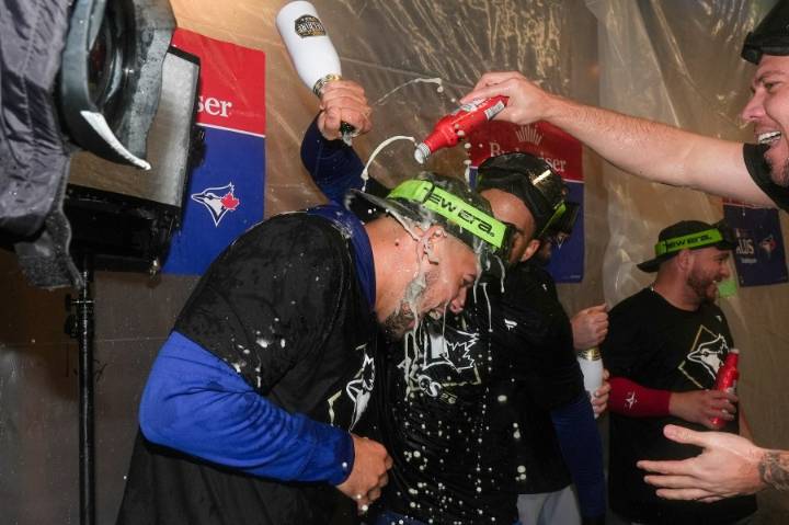 Blue Jays beat Yankees 5-2 in Game 4 to reach first ALCS since 2016