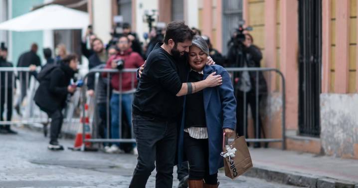 Boric insiste en su ofensiva contra Kast y choca con diseño del comando de Jara