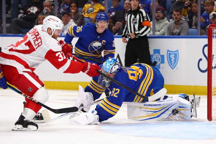 Red Wings’ win streak snapped by goalie making NHL debut