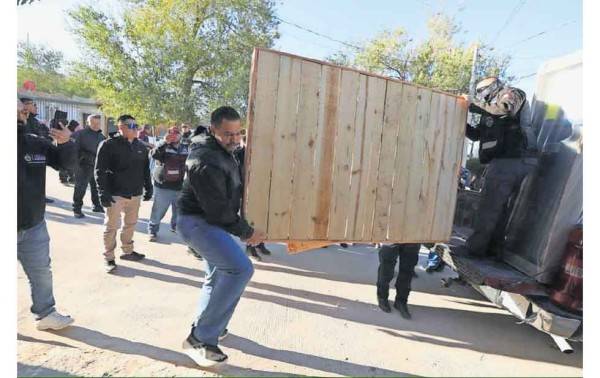 Entrega Municipio apoyos a damnificados por lluvias