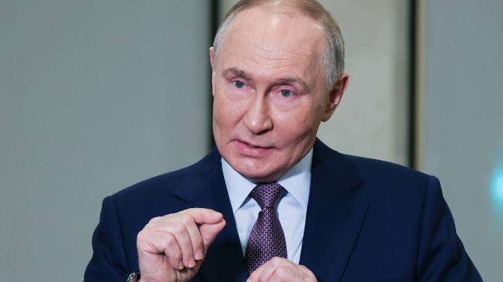 Trump's turnaround on sanctions targets Russia's oil companies that fund the war in Ukraine