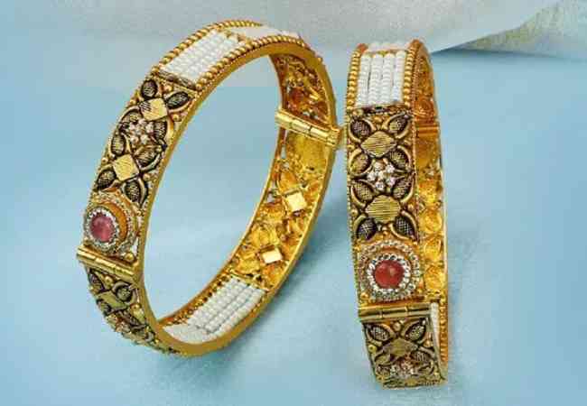 Gold jumps Rs 3,200 to hit record Rs 1,34,800/10 g on festive buy...