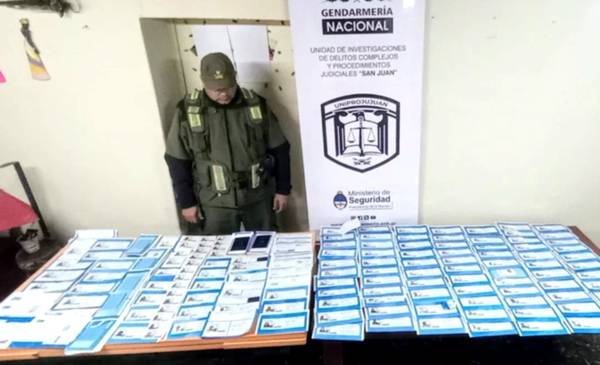 Una funcionaria pública fue imputada por formar parte de una banda que hacía documentos truchos