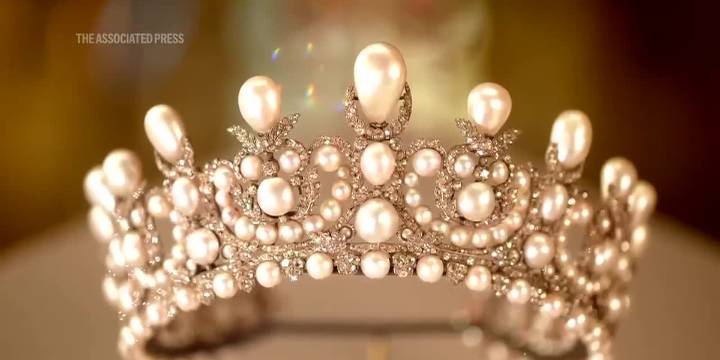 Speculation grows around whether the Louvre’s stolen jewels could end up on the market