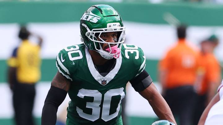 Sources: Eagles trade John Metchie III to Jets for Michael Carter II