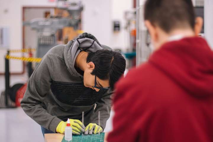 ¿Cuáles son los sectores productivos donde más mexicanos trabajan? Esto dice el INEGI