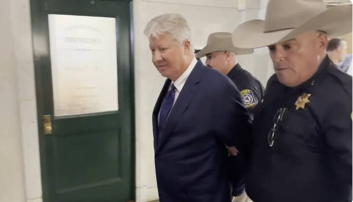 Robert Morris pleads guilty, sentenced for child sex abuse
