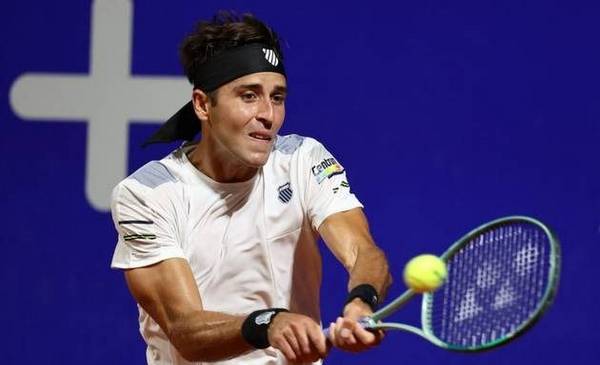 Tomás Etcheverry cayó en el duelo argentino del Masters 1000 de París