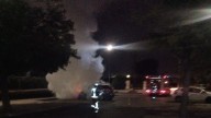 Un coche con una familia se incendia en el aparcamiento de Son Llàtzer, en Palma