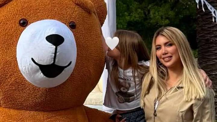 Explotó el escándalo por el cumpleaños de Wanda Nara a su hija: "Tiene que pagar..."
