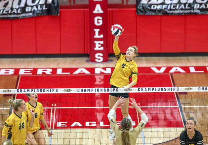 High school soccer and volleyball rankings: Waynesburg volleyball hits top spot for first time in school history
