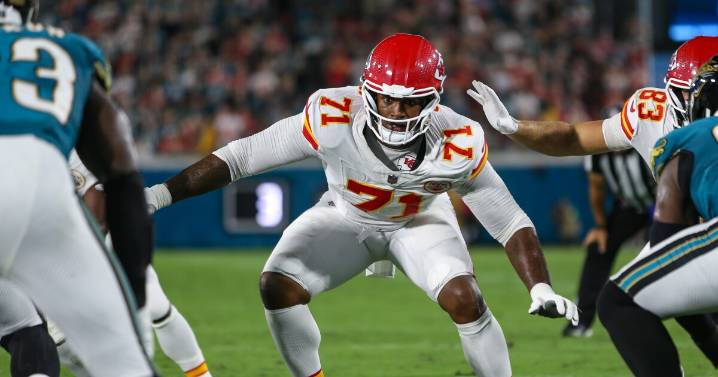 ‘Hopeful to have him back’: Chiefs owner Clark Hunt addresses rookie LT Josh Simmons’ absence