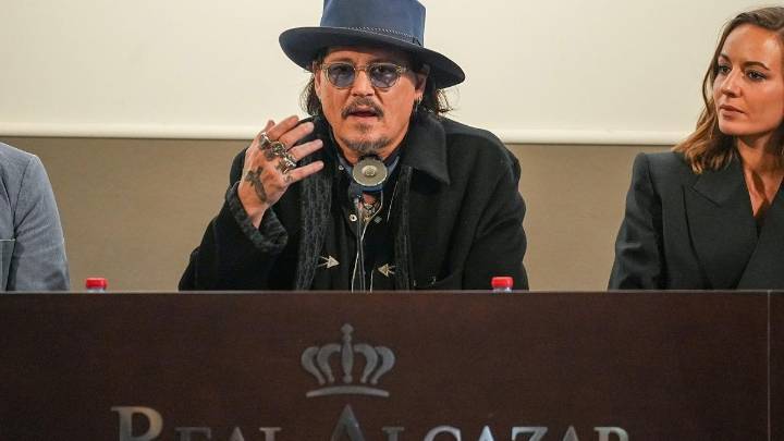 Johnny Depp dona 65.000 euros a una sociedad musical de l'Horta afectada por la dana