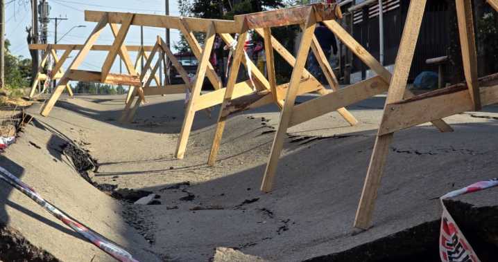 Socavón de 50 metros obligó a restringir tránsito en avenida de El Carmen