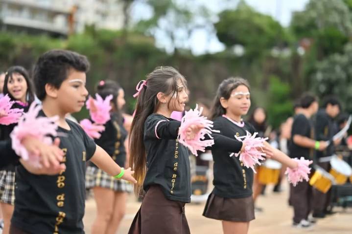 El Parque La Cascada se llena de ritmo y color con el Show de Scolas: mirá el cronograma de este viernes y sábado