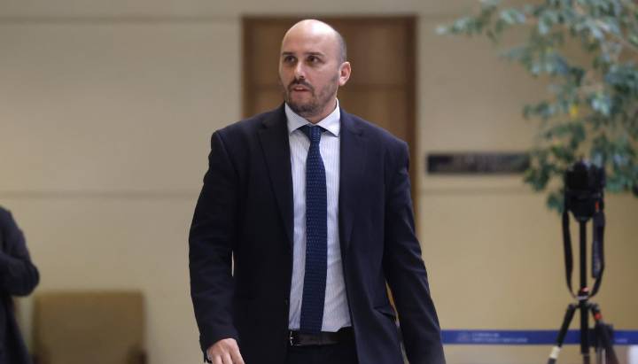 Diputado Longton advierte que Chile Vamos está dispuesto a rechazar el Presupuesto 2026 "si se insiste en blindar privilegios"