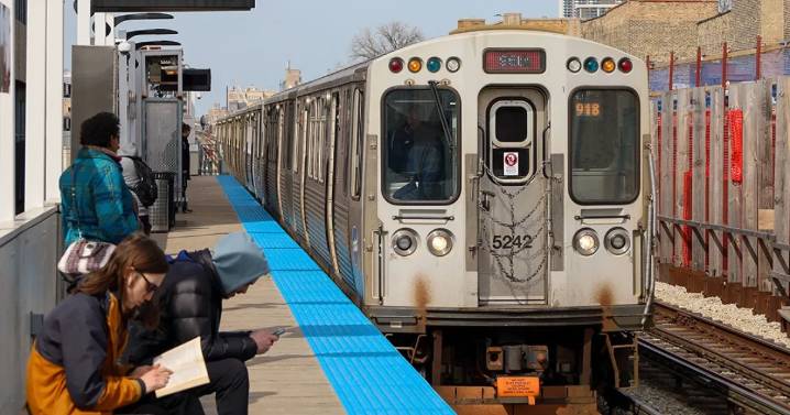 Trump freezes $2.1B for Chicago transit projects in latest ‘punishment’ of blue states