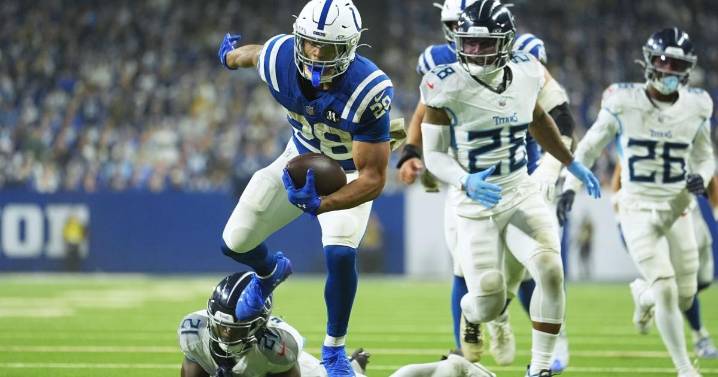 Jonathan Taylor scores 3 TDs as Colts pull away from Titans