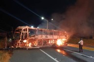 Bloqueos y enfrentamientos en carreteras de Zacatecas dejan un fallecido y 37 vehículos incendiados
