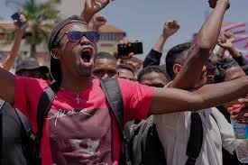 VIDEO: Toman el poder y suspenden la Constitución en Madagascar